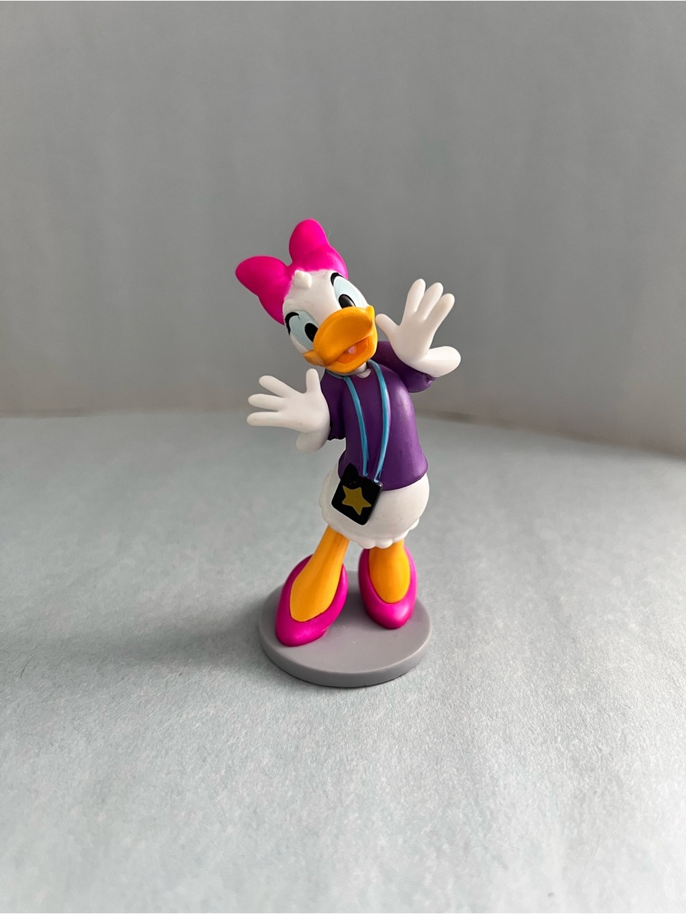Disney Mickey Mouse and Friends Daisy Duck as Fan 3-Inch PVC Figure